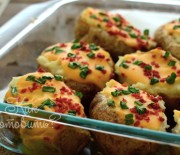 Картофельные лодочки с овощами и сыром