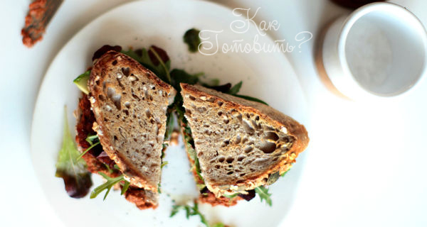 Овощной сэндвич на ржаном хлебе