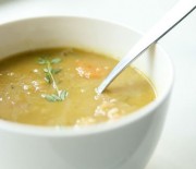 Гороховый суп: рецепт с травами и копченостями