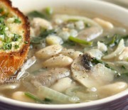 Суп с морской капустой, фасолью и грибами